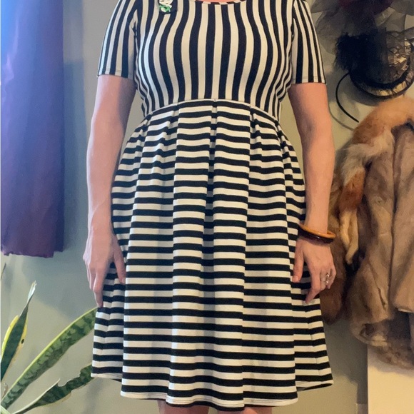 Beetlejuice Black and White A-Line Midi Dress with Short Sleeve nautical - Picture 5 of 6